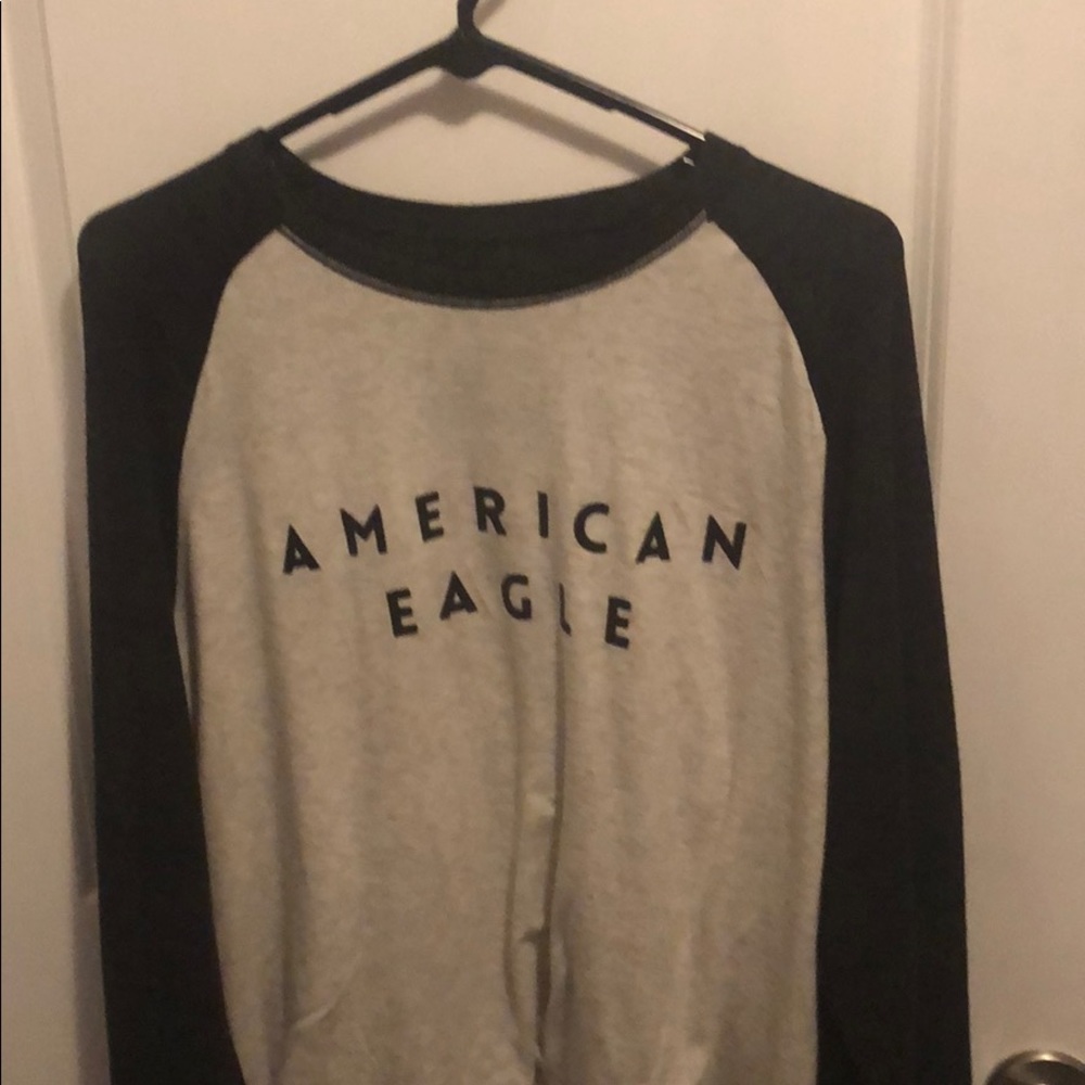 American Eagle Longsleeve